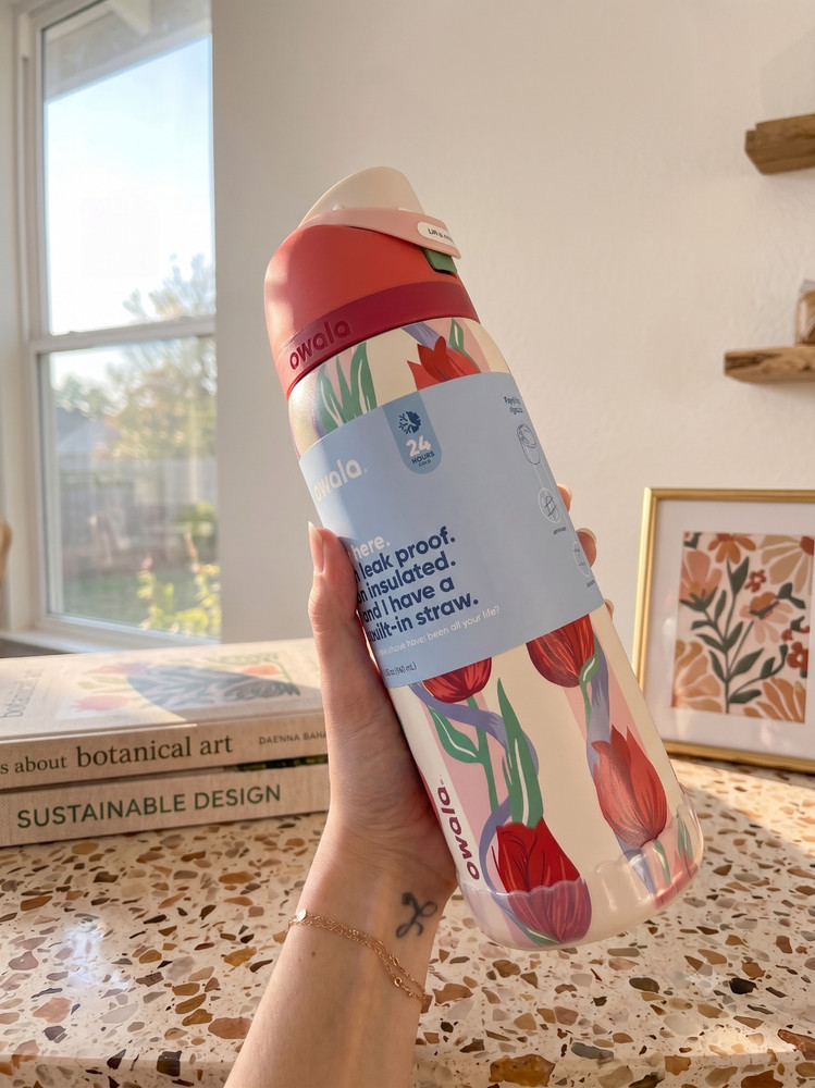 Owala FreeSip 32oz Tulip Bouquet UO Exclusive Insulated Water Bottle New