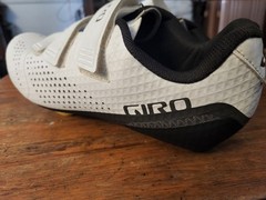 Giro Stylus Cycling Shoe – Men’s 9.5/43 White With Cleat Adapter (yellow)