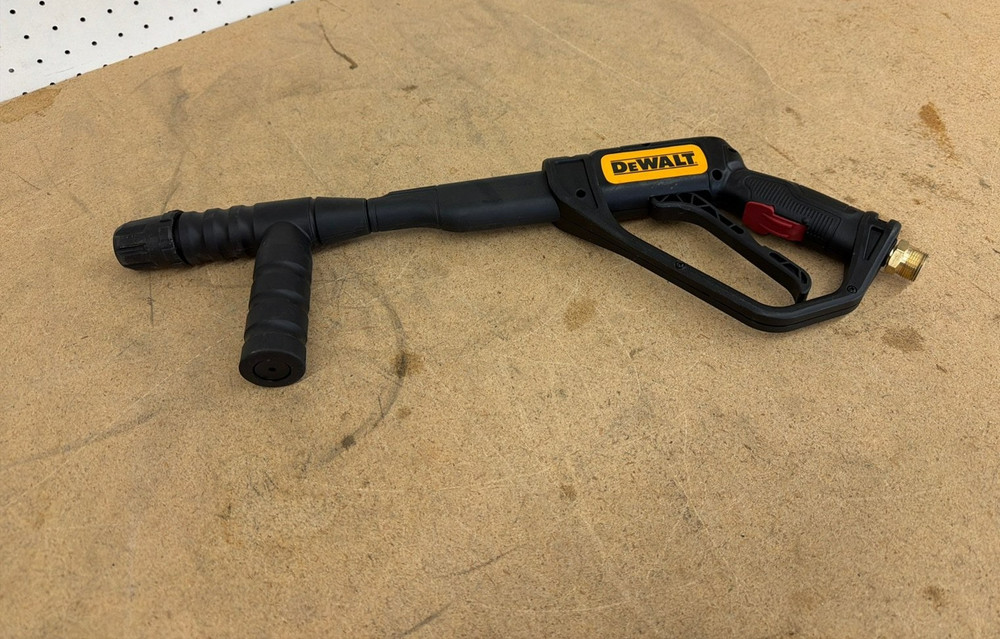 DEWALT Spray Gun M22 Connections 4500 PSI for Cold Water Pressure Washer