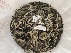 China Yunnan Xiaguan Herbal Green Tea 200g Yue Guang Bai Aromatic Tea w/Box 云南下关