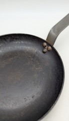 De Buyer Carbon Steel 9.5″ Frying Pan France
