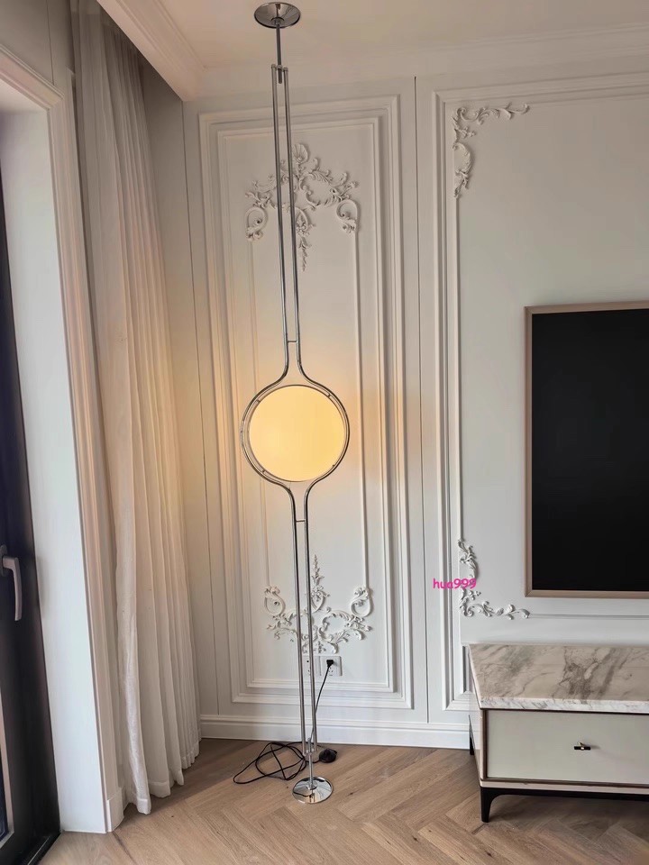 Floor-to-Ceiling Lamp 280cm Adjustable Height Contemporary Stand Acrylic Balls