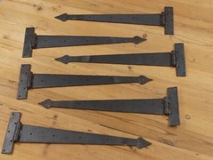 6 LARGE Strap T Hinges 18″ Tee Hand Barn Rustic Door Iron Arrow **SOME RUST**