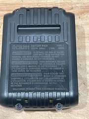 DeWALT DCB112 12V/20V MAX Lithium-Ion Battery Charger + 1 Batteries NEW