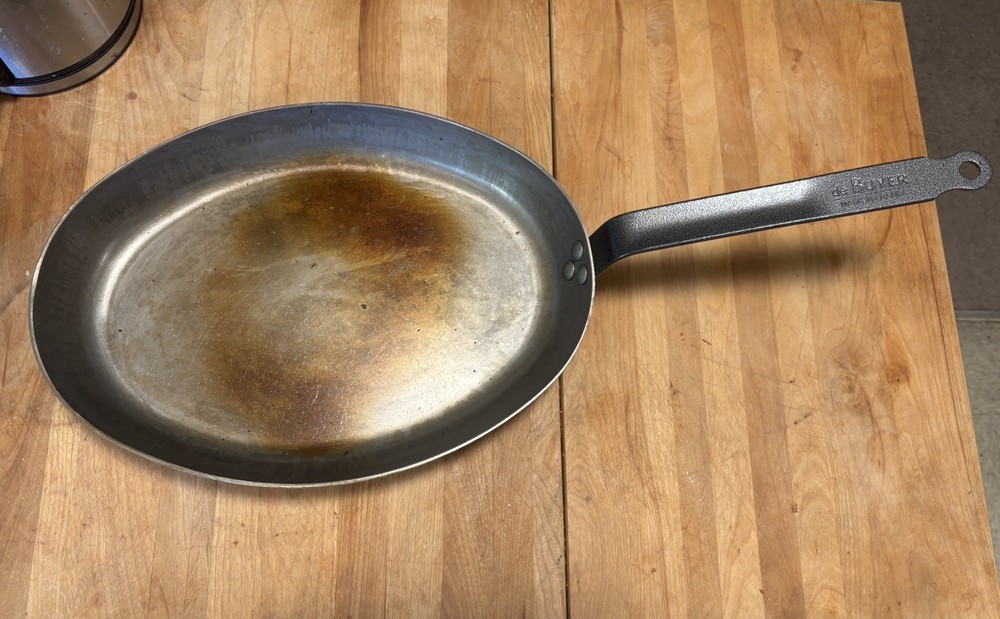 de Buyer Carbon Steel Fish Pan