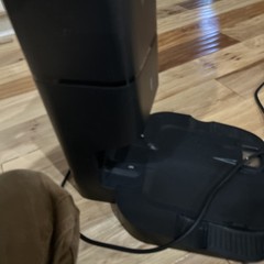 iRobot Roomba i8 Self-Emptying Vacuum Cleaning – Scratch & Dent