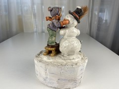 Hummel Figurine 2002 Winter Friends 17cm. 1 choice. Excellent condition (24cm…