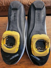 Giro Stylus Cycling Shoe – Men’s 9.5/43 White With Cleat Adapter (yellow)