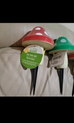 4 X mushroom solar lights green and red