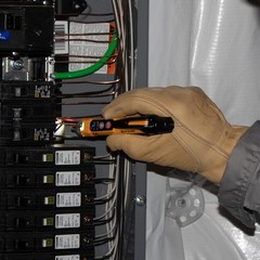 Electrical Testing Kit with Clamp Meter and Non-Contact Voltage Functions