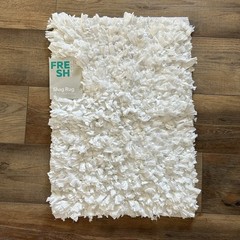 White Shag Rug 17”x24” New Shaggy Cotton Chindi Mat Soft Textured Bath Any Room