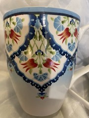 222 Fifth Tunisia Porcelain Coffee Mugs 11 oz MW/DS Safe White Blue Floral Set