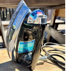 Proctor Silex Vintage Steam Dry Iron Silver Black Heats Chrome Retro Appliance