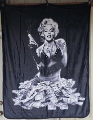 MARILYN MONROE MONEY SHOT TATTOO GUN HUNDRED BLANKET THROW 50X60 SHERPA BACK