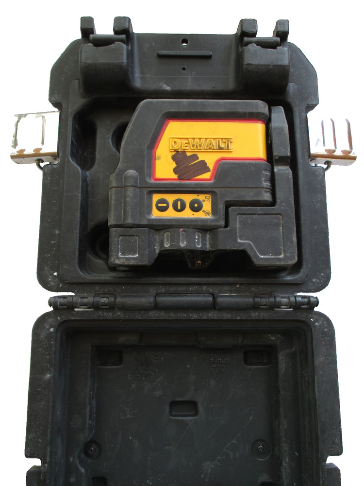DeWalt DW0822 Self-Leveling Cross Line Plumb Spot Laser Level, with Storage Case
