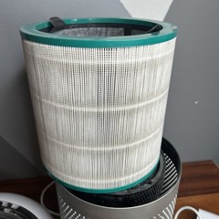 Dyson Pure Cool Me BP01 Personal Air Purifier Fan with remote