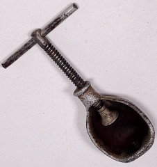 Vintage Walnut Shaped Cast Iron Screw Down Nutcracker 6″ Vice Cast Iron Silver