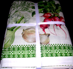 WILLIAMS SONOMA GARDEN VEGETABLE TABLECLOTH 100% COTTON 70X108 INCHES NEW W/TAGS