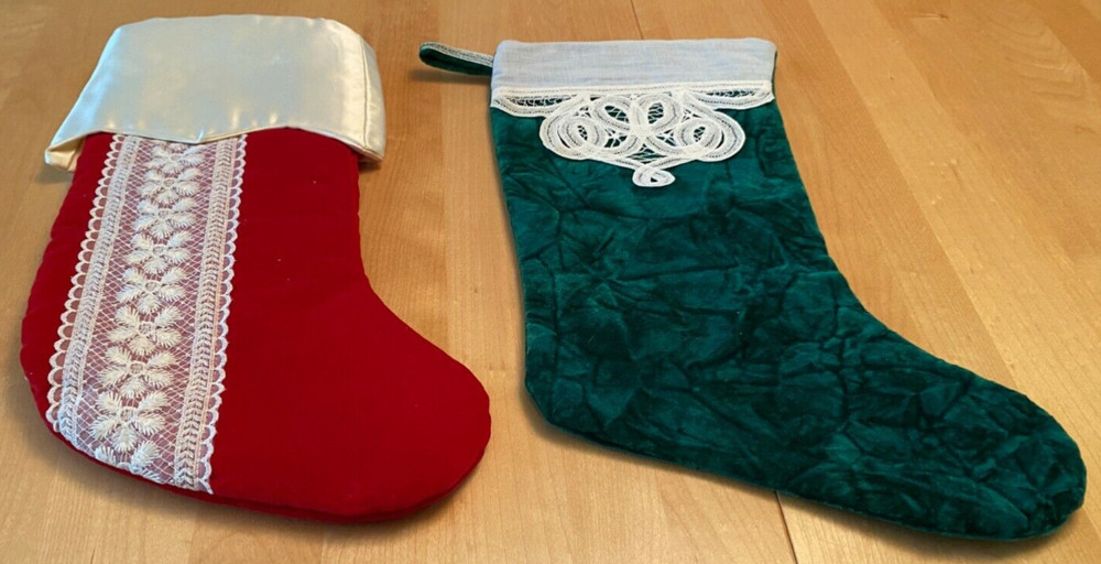 VINTAGE HANDMADE GREEN & RED VELVET LACE CHRISTMAS 14″ STOCKINGS SET OF 2