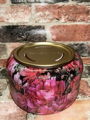 Bath & Body Works 4.25″ Covered in Roses Ribbed Glass Candle Holder Pedestal NIB