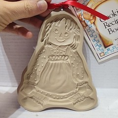 Brown Bag Cookie Art Raggedy Ann Cookie Mold Stoneware 6.5in Vintage