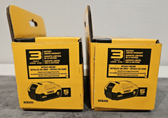 New DeWALT 20V Volt Max DCB205-2C (2 DCB205 Batteries & 1 DCB1104 Charger)