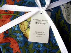 WILLIAMS SONOMA MORRIS & CO COMPTON TABLECLOTH 100% COTTON 70 X 126 INCHES N/WTG