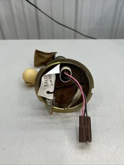 JOHN DEERE SENDING UNIT AND FUEL PUMP 445 AM117276 AM117108