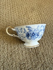 Set of 2 NARUMI Japan Milano Tea Cup & Saucer Sets/Bone China – ships from USA