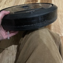 iRobot Roomba i8 Self-Emptying Vacuum Cleaning – Scratch & Dent