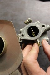 Briggs & Stratton 391073 NOS CARBURETOR FITS MANY MODELS STARTING WITH 243 NOS
