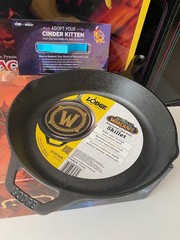 World of Warcraft Midnight 10.25″ Cast Iron Skillet Pan Cinder Kitten Companion