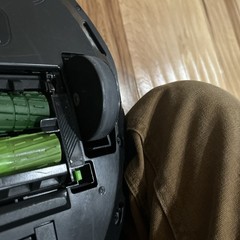 iRobot Roomba i8 Self-Emptying Vacuum Cleaning – Scratch & Dent