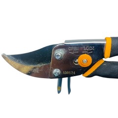 Fiskars & Woodland Tools Co Pruning Shears Lot Bypass Garden Clippers