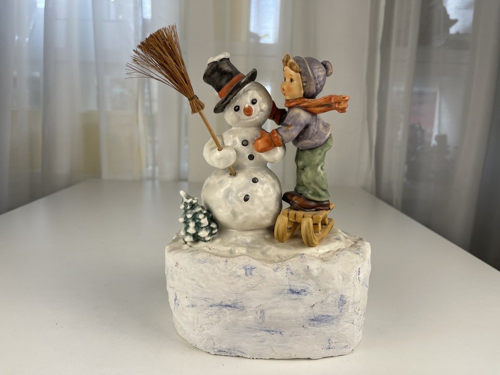 Hummel Figurine 2002 Winter Friends 17cm. 1 choice. Excellent condition (24cm…