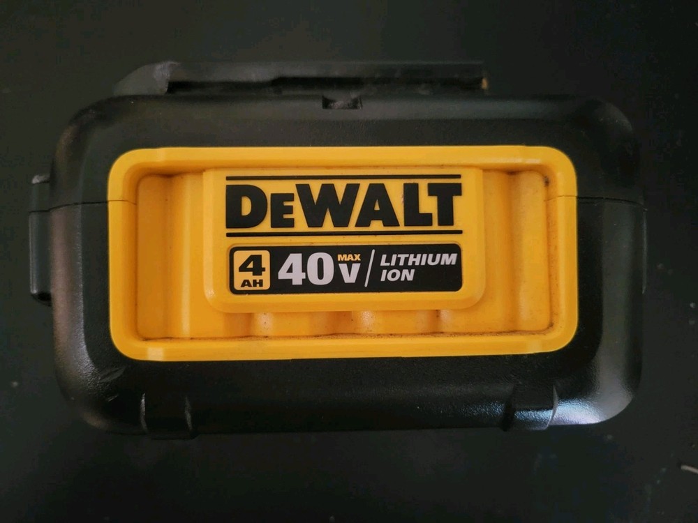DEWALT 40V MAX Lithium-Ion (Li-Ion) Power Tool Battery Pack 4Ah, Black