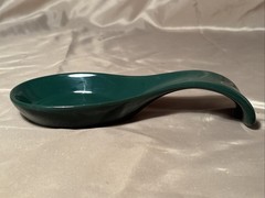 Green Solid Ceramic Spoon Rest Traditional Food Theme Less Than 10 in