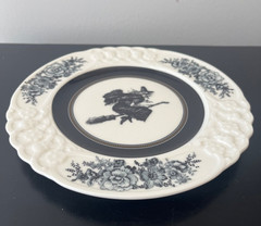 Williams-Sonoma SPOOKY SOIREE 8.75″ Salad Plate WITCH Scalloped Edge (Have 16)