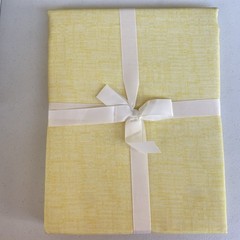 Laura Ashley Easy Care Tablecloth – Texture Yellow Rectanglar 60″ x 102″ New