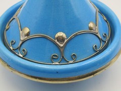 MOROCCAN HANDCRAFTED CLAY POTTERY TAGINE w/NICKEL SILVER OVERLAY (4.25″)