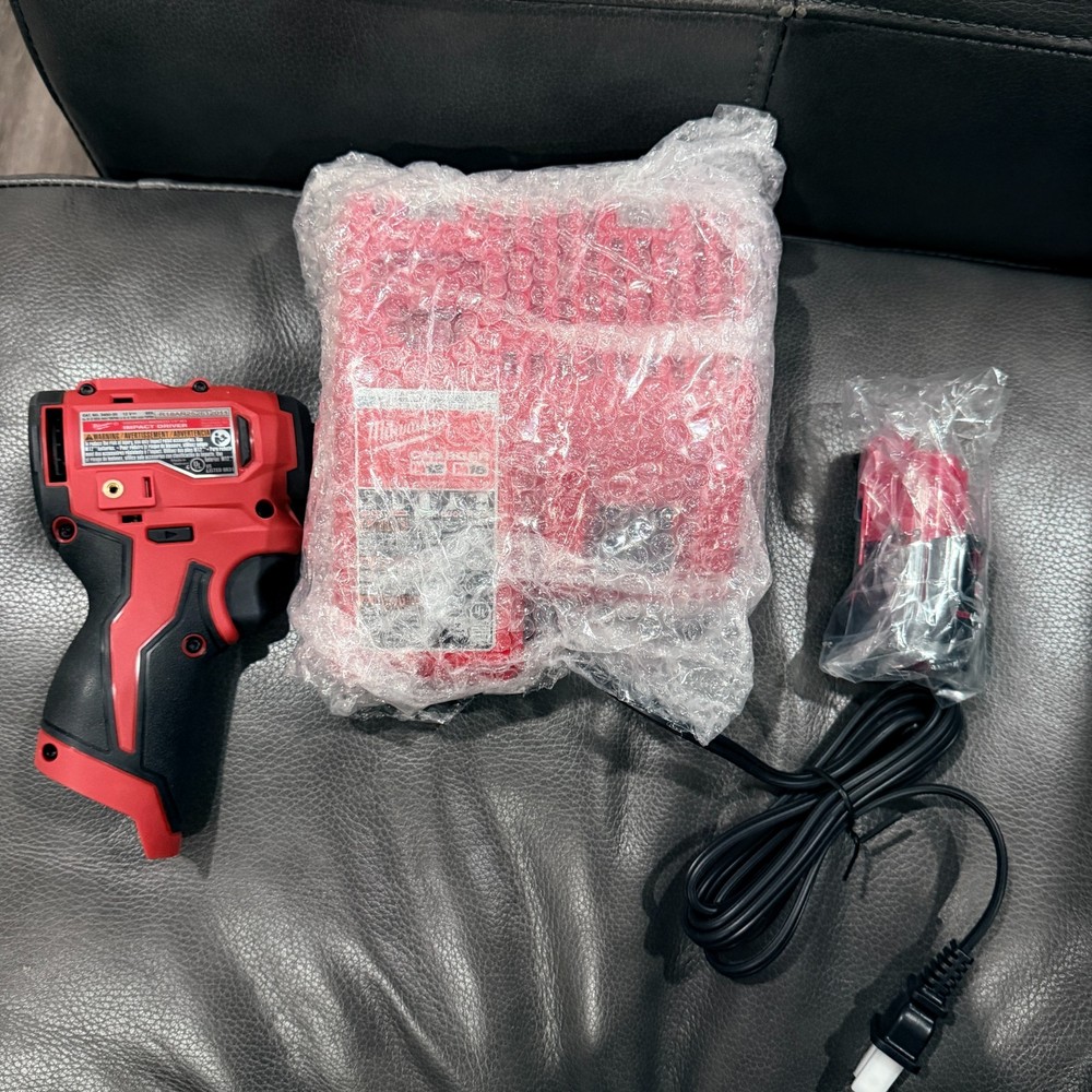 New Milwaukee M12 FUEL 1/4 Hex Impact Driver 3453-20 CP2.0 Battery M12/18 Charge