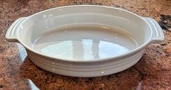 Le Creuset Classic White Glazed Stoneware Oval Baking Dish Casserole 10.5 x 8