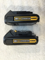 2 New Dewalt DCB201 20V Max Batteries 1.5Ah Lithium Ion Li-Ion Genuine DCB201-2