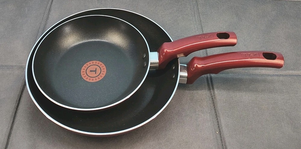 T-fal Essentials 2pc Nonstick Frying Pan Set 8 & 10.5 Inches Red