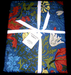 WILLIAMS SONOMA MORRIS & CO COMPTON TABLECLOTH 100% COTTON 70 X 126 INCHES N/WTG