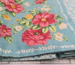 PIONEER WOMEN- VINTAGE- FLORAL REVERSIBLE PLACEMAT -18.5″ X 14″- SET OF 4
