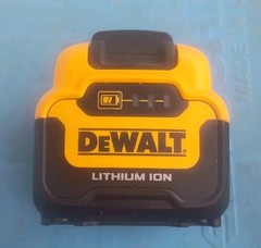 DEWALT DCB126 12v 5AH (Light Usage, Mint)