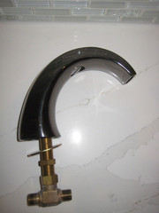 GERBER 86-172 BLACK PEARL WIDE- SPREAD LAV. SPOUT W/CONCEALED FLOW CONTROL DISC