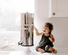 Berkey Water Filter System with 2 Certified Boroux Foundation Black Filters