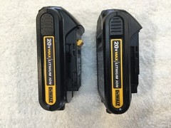 2 New Dewalt DCB201 20V Max Batteries 1.5Ah Lithium Ion Li-Ion Genuine DCB201-2